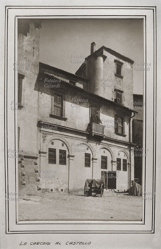 Cesare BATTISTI (1875-1916) Le carceri al castello del Buonconsiglio. Immagine da serie più ampia che documenta la cattura e l\