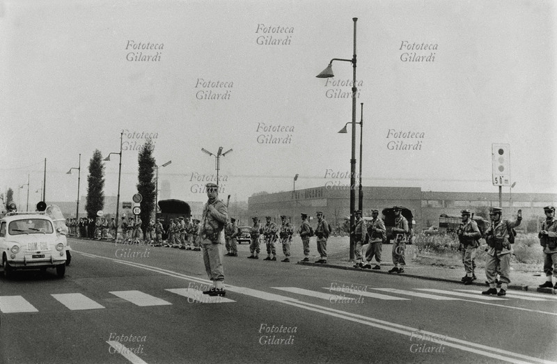 STRIKE at FIAT: mobilization of the police forces. Turin, July 1962