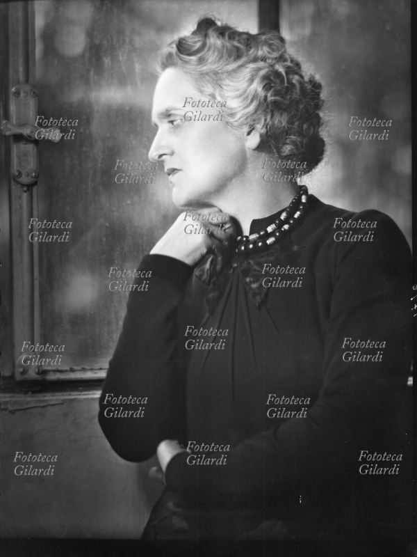 Leonetta CECCHI PIERACCINI (31 ottobre 1882 – 23 settembre 1977) scrittrice e pittrice italiana formata all\