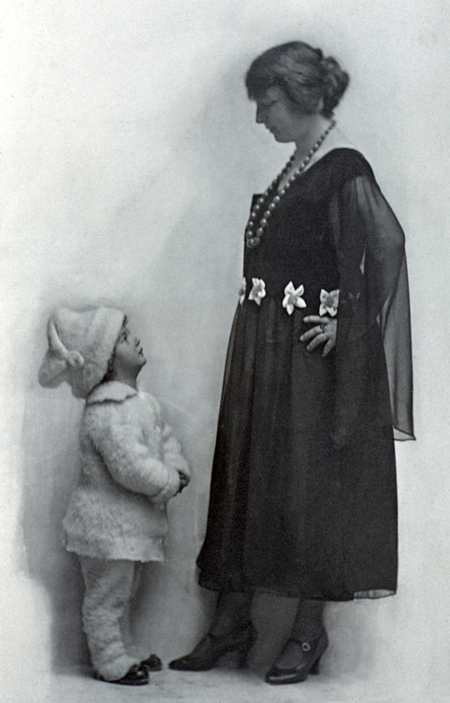 LA MONELLA E LA MAESTRA LA MONELLA E LA MAESTRA