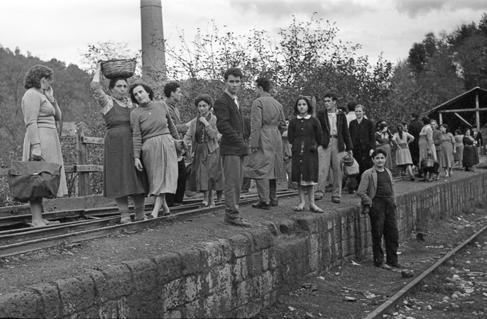 IN ATTESA SUI BINARI IN ATTESA SUI BINARI