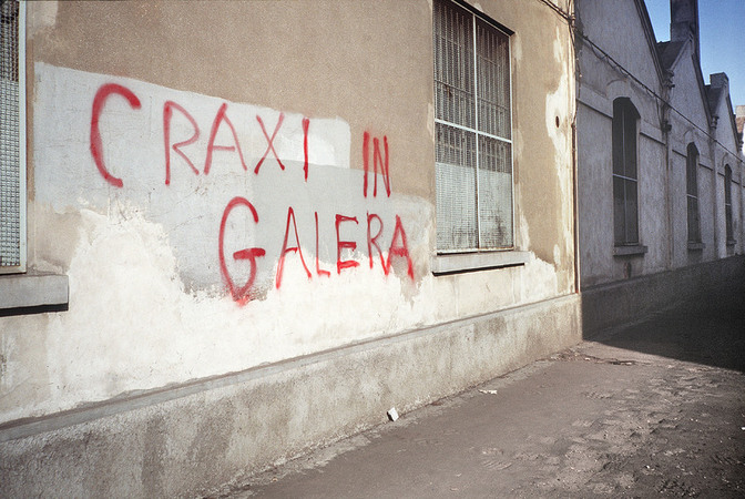 GRAFFITI METROPOLITANI CRAXI IN GALERA 1993 GRAFFITI METROPOLITANI CRAXI IN GALERA 1993