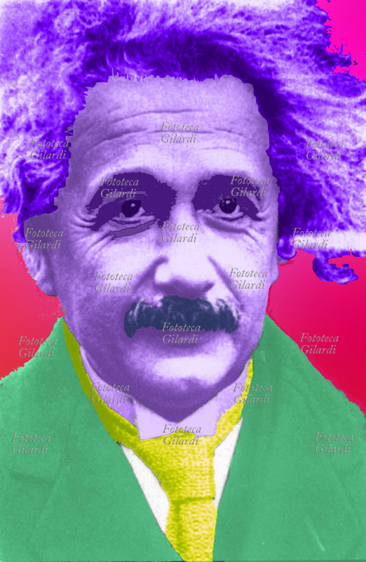 Albert EINSTEIN (14 marzo 1879 – 18 aprile 1955), fisico tedesco naturalizzato svizzero e poi statunitense, elaboratore di alcune delle più influenti teorie scientifiche del XX secolo, alla base della fisica moderna. Primo piano fotografico, Germania, 1925. Elaborazione grafica in colori arbitrari con toni di viola per il viso, giacca verde e sfondo rosso di Elena Piccini, Italia 2000.