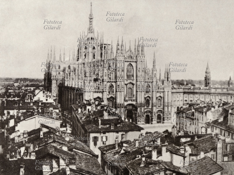 MILANO Piazza del Duomo e dintorni in una veduta presa prima delle demolizioni del 1865