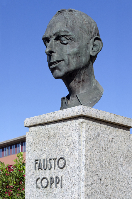 BUSTO DI FAUSTO COPPI BUSTO DI FAUSTO COPPI