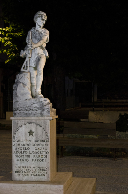 MONUMENTO AL PARTIGIANO MONUMENTO AL PARTIGIANO