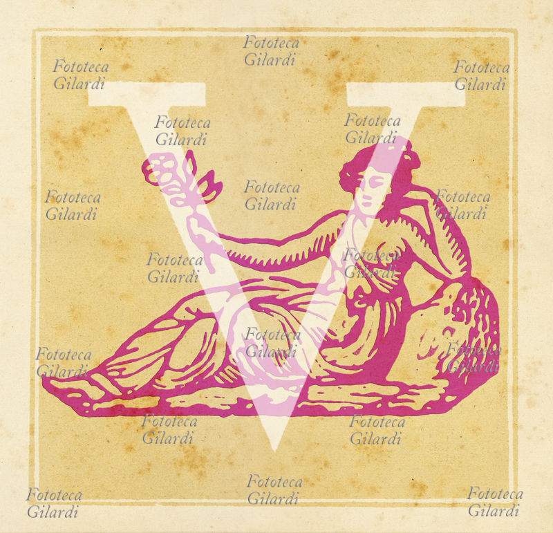 VERGINE capolettera V con segno zodiacale della Vergine (23 agosto-22 settembre). Illustrazione digitale realizzata assemblando elementi a stampa del XIX secolo. Elena Piccini/Fototeca Gilardi, Italia 2017