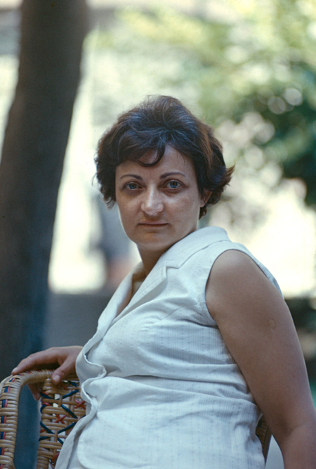 RITRATTO ESTIVO DI LUCIANA BARBARINO RITRATTO ESTIVO DI LUCIANA BARBARINO