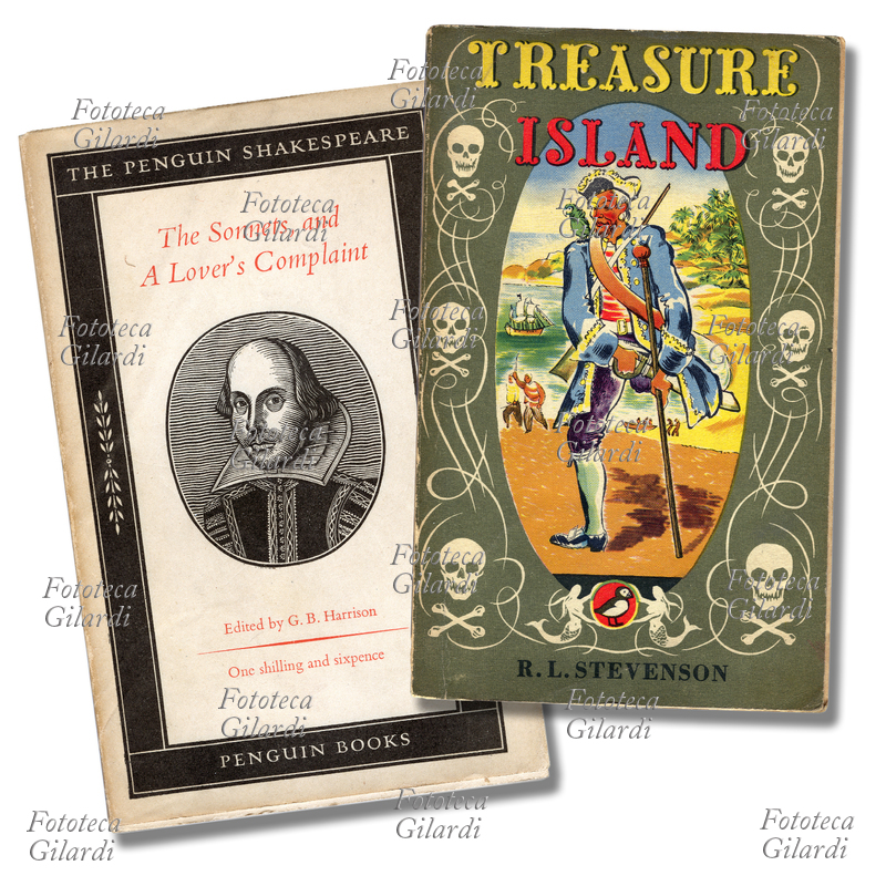 LIBRI TASCABILI PENGUIN due classici della letteratura inglese in versione tascabile: William Shakespeare (1564 - 1616) "The Sonnets and A Lover\