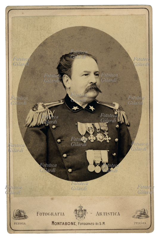 MILITARI Ritratto singolo di ufficiale decorato con sette medaglie, 1870 ca.