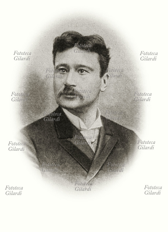 Leone WOLLEMBORG (4 marzo 1859 – 19 agosto 1932) Ministro delle finanze. Israelita di origine tedesca. Dotato di ingegno eccezionale, autodidatta, si iscrive alla facoltà di legge appena quindicenne. Si laurea a 19 anni in giurisprudenza all\