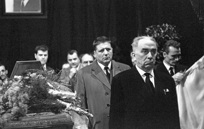 FUNERAL OF GIUSEPPE DI VITTORIO GREETINGS FROM HON. LONGO AND AMENDOLA
