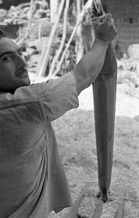 LAVORAZIONE DELLA CANAPA LA MACENNELA LAVORAZIONE DELLA CANAPA LA MACENNELA