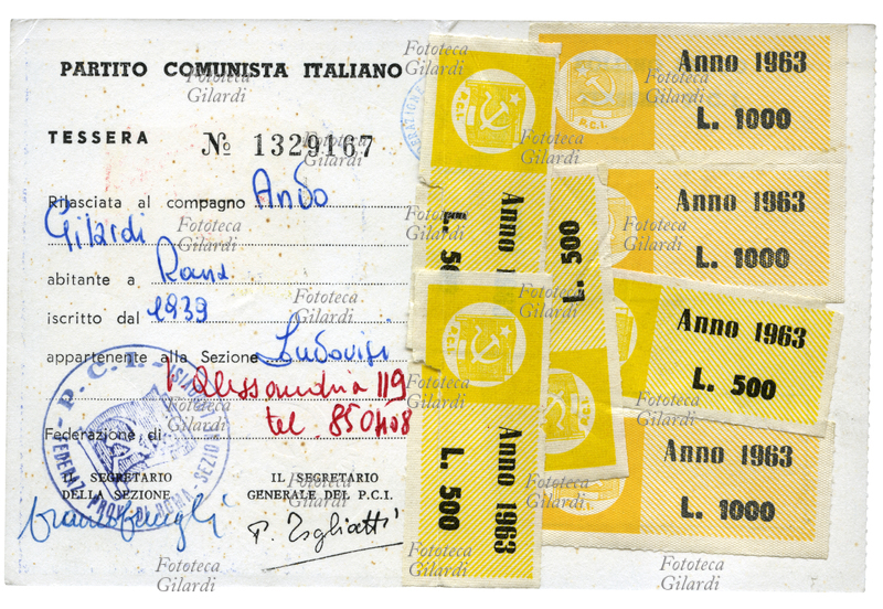 PCI La tessera del Partito Comunista Italiano del 1963: interno della tessera N° 1329167 appartenuta ad Ando Gilardi, con timbro a firma del segretario Palmiro Togliatti. Sulla destra il casellario per l\