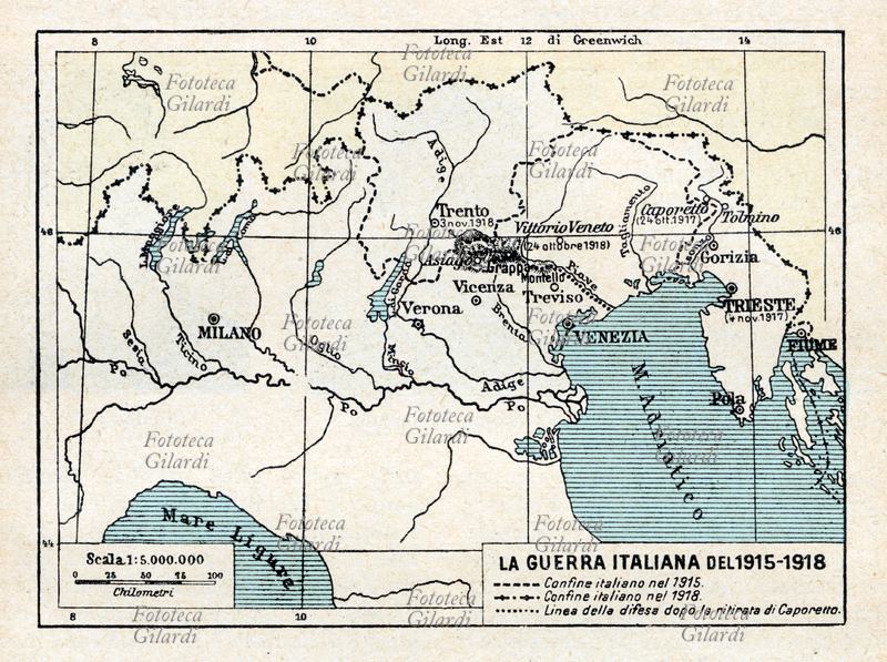 ITALIA mappa del nord Italia durante la prima guerra mondiale, sono evidenziati i confini prima e dopo il conflitto. Italia 1918
