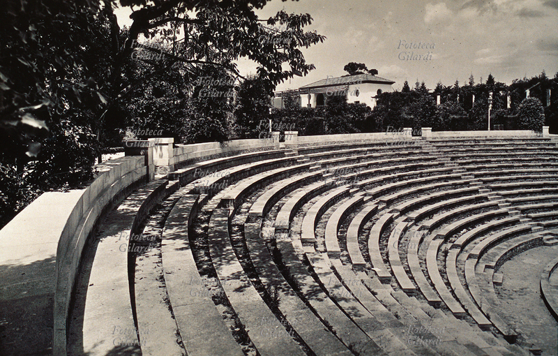 ESPOSIZIONE Internazionale di Barcellona, Teatro Greco. Fotografia, Barcellona 1929