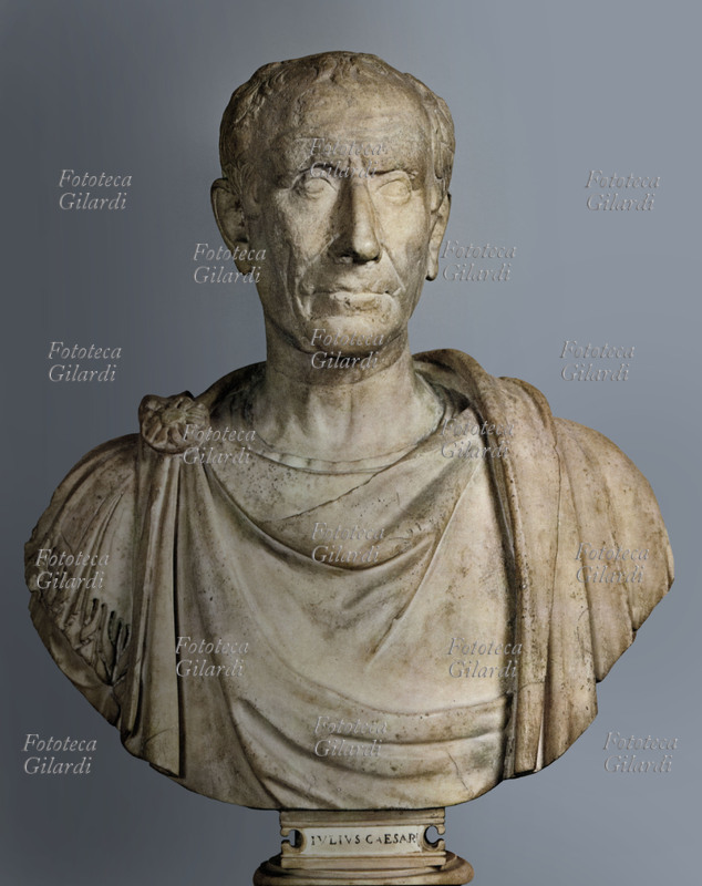 GIULIO CESARE (100-44 a.C.) busto in marmo, Console romano dal 59 a.C., nel 48 a.C. venne nominato dittatore, carica che gli verrà in seguito rinnovata a vita. Assassinato nel 44 a.C. per congiura di Bruto, Cassio, Trebonio e Casca