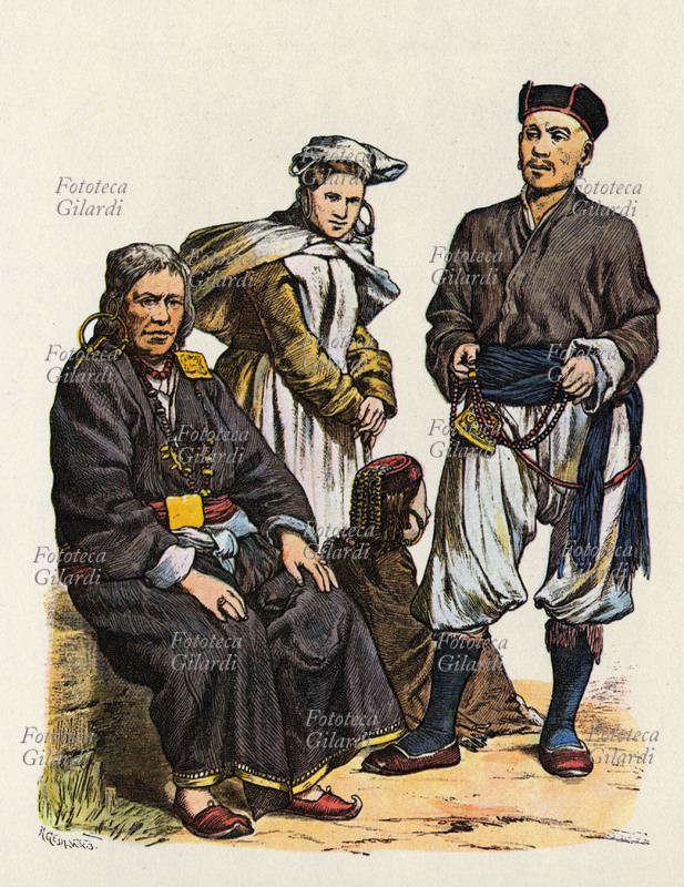 TIBET Costumi di famiglia tibetana e lama (sacerdote) di Lhasa alla fine del XIX secolo. Dalla raccolta di tavole illustrate \