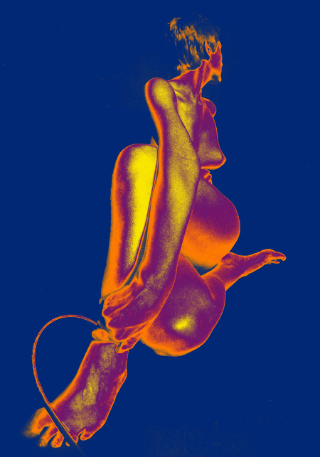 COLOR G NUDO FEMMINILE IN AUTOSCATTO COLOR G NUDO FEMMINILE IN AUTOSCATTO