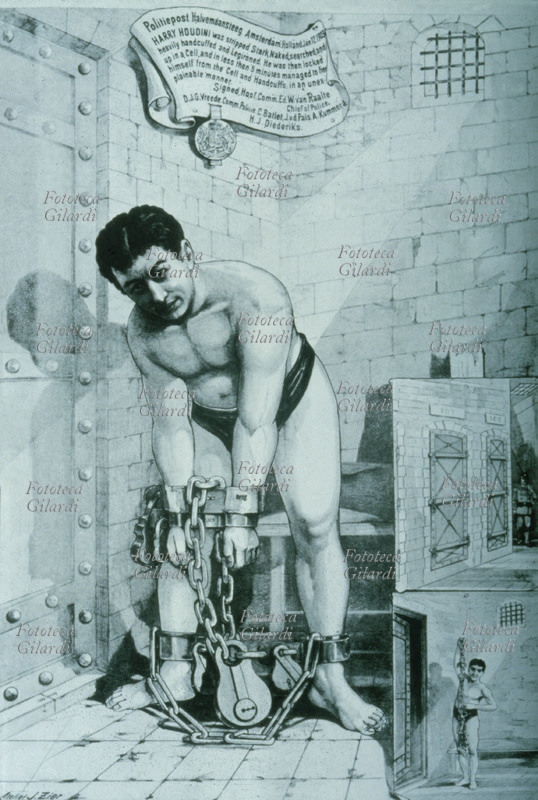 Harry HOUDINI (Ehrich Weisz, 24 marzo 1874 – 31 ottobre 1926) illusionista ungherese naturalizzato statunitense, L\