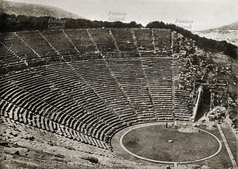 ANTICA GRECIA il teatro di Epidauros, città greca posta sulla costa nord-orientale del Peloponneso. L\