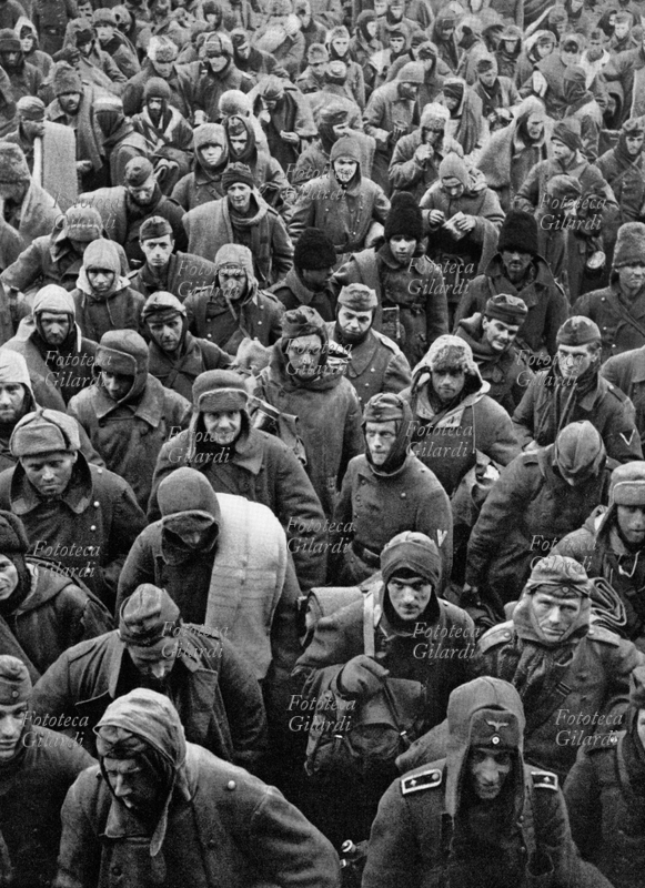 SECONDA GUERRA MONDIALE militari tedeschi, italiani, rumeni e ungheresi, prigionieri dei russi dopo la battaglia di Stalingrado, gennaio 1943