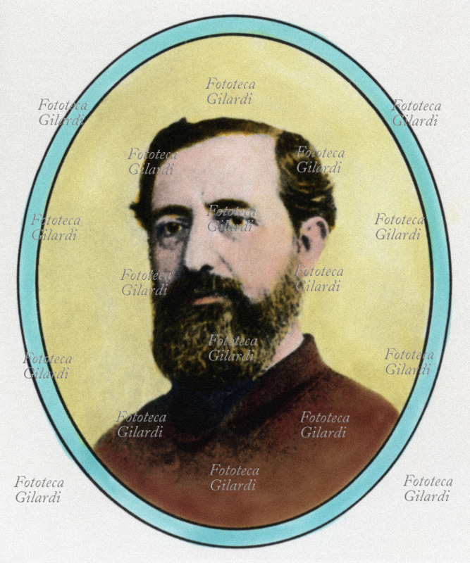 Giuseppe LA FARINA (20 luglio 1815 – 5 settembre 1863), patriota, saggista e politico messinese, partecipò alla rivoluzione siciliana e ottenne importanti incarichi nel Governo 1848-49. Esule in Piemonte fondò la Società Nazionale Italiana. Ritratto fotografico colorato, in ovale, Italia XIX secolo.
