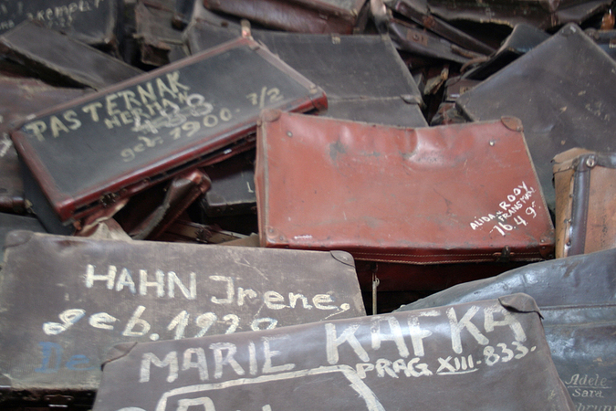 AUSCHWITZ I VALIGE COME LAPIDI AUSCHWITZ I VALIGE COME LAPIDI