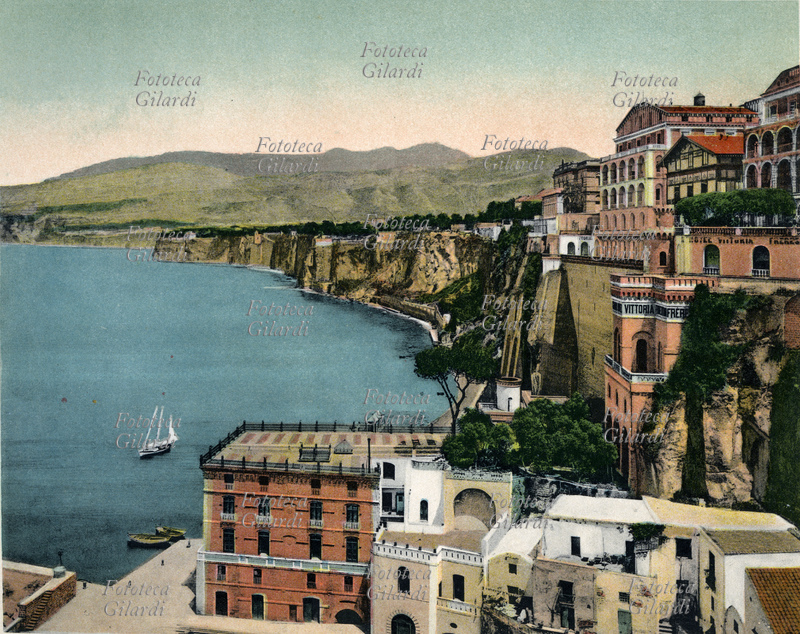 SORRENTO "Sorrento, marina con l\