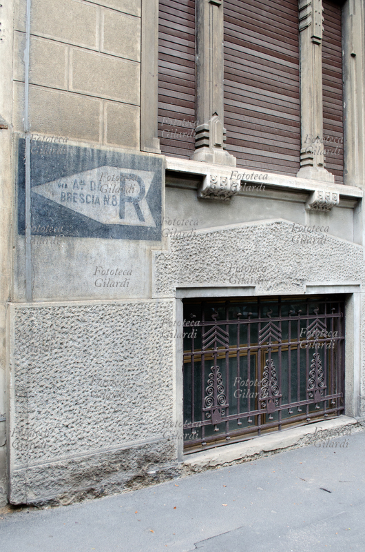 SEGNALETICA DI GUERRA Indicazione posta dall\