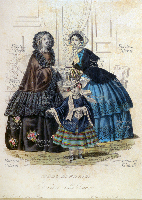 MODA XIX SECOLO La tavola raffigura le Mode di Parigi: tre eleganti abiti femminili, due da signora e uno da bambina. Incisione acquarellata da "Il Corriere delle Dame", Milano, 16 novembre 1852