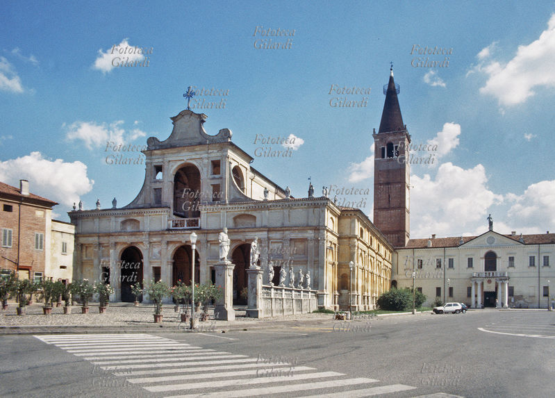 SAN BENEDETTO PO Complesso monastico di Polirone, veduta della Chiesa di San Benedetto, rifatta da Giulio Romano nel 1544 - 1547, parte dell\