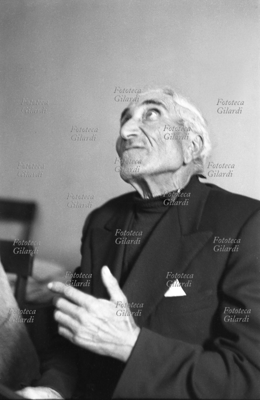 CASTELSARACENO (PZ) uomo anziano narra un episodio di "infestazione": sequenza lunga (15ª di 24) ed espressiva. L\