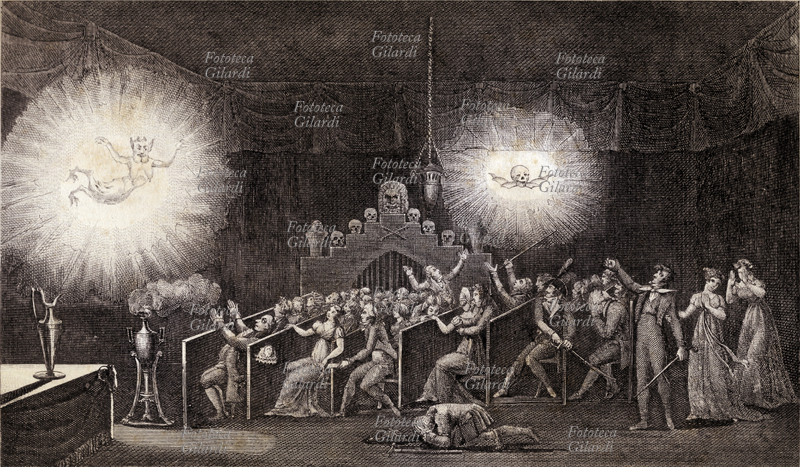 FANTASMAGORIA Spettacolo macabro illusionistico allestito nella Corte dei Cappuccini dall\