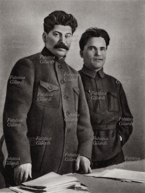 STALIN e Kirov a Leningrado, immagine da pubblicazione di propaganda, 1936