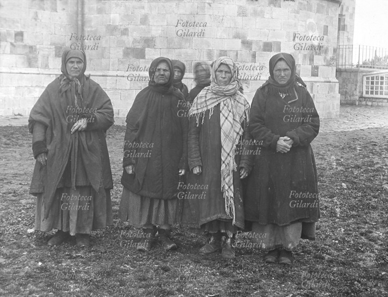 PALESTINA gruppo di donne. Fotografia, lastra positiva per proiezione, Impero Ottomano 1900 circa.