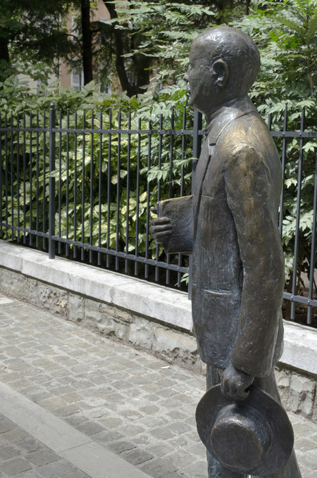 ITALO SVEVO STATUA ITALO SVEVO STATUA