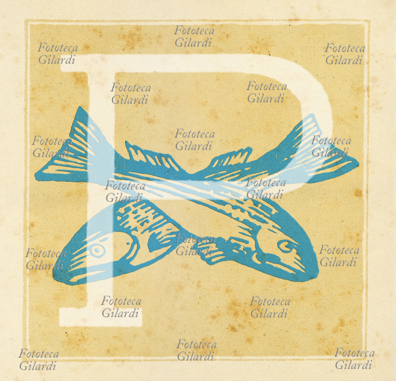 PESCI capolettera P con segno zodiacale dei Pesci (20 febbraio-20 marzo). Illustrazione digitale realizzata assemblando elementi a stampa del XIX secolo. Elena Piccini/Fototeca Gilardi, Italia 2017