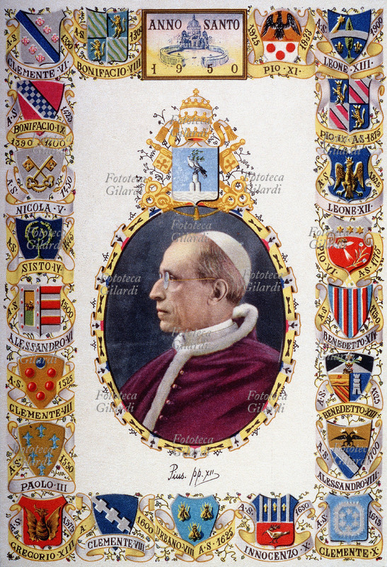 ANNO SANTO 1950 attorno al ritratto di Pio XII, sotto il quale si celebra, sono raccolti gli stemmi araldici ed i nomi pontificali di tutti i Papi che, a partire da Bonifacio VIII nel 1300, ebbero a segnare in passato, con altri Anni Santi, il corso dell\
