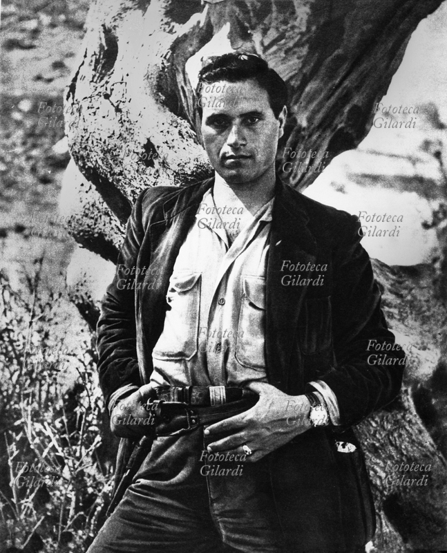 Salvatore Giuliano (1922-1950) Sicily: the historic photograph of the \