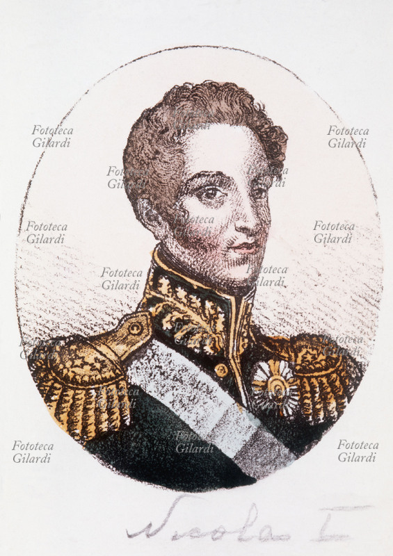 NICOLA I Romanov (6 luglio 1796 – 2 marzo 1855) imperatore di Russia dal 1825 alla morte. Figlio terzogenito di Paolo I e di Maria Sofia Dorotea di Wurtemberg, sposò Carlotta (Alessandra Fedorovna) di Prussia. Ritratto in ovale. Litografia acquarellata, XIX secolo.