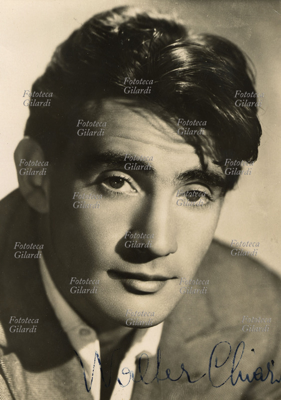 Walter CHIARI (Walter Annichiarico, 8 marzo 1924 – 20 dicembre 1991) attore brillante di teatro, rivista e cinematografico, conduttore televisivo. Tra le interpretazioni \