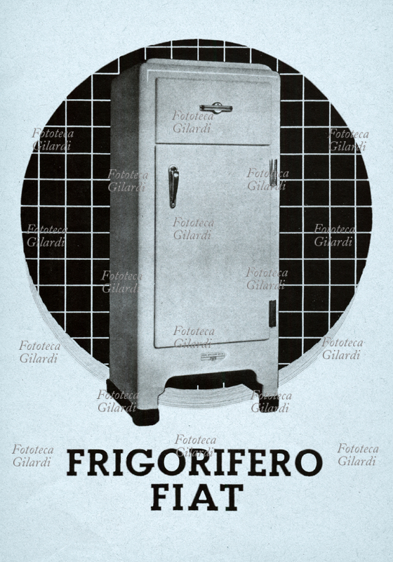 FRIGORIFERO Fiat, su uno sfondo grafico. Annuncio pubblicitario. Campagna stampa, Italia gennaio-febbraio 1941