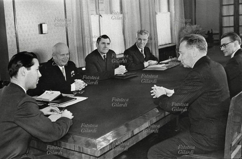 URSS Nikita Sergeevic Kruscev (15 aprile 1894 – 11 settembre 1971), segretario generale del Partito Comunista dell\