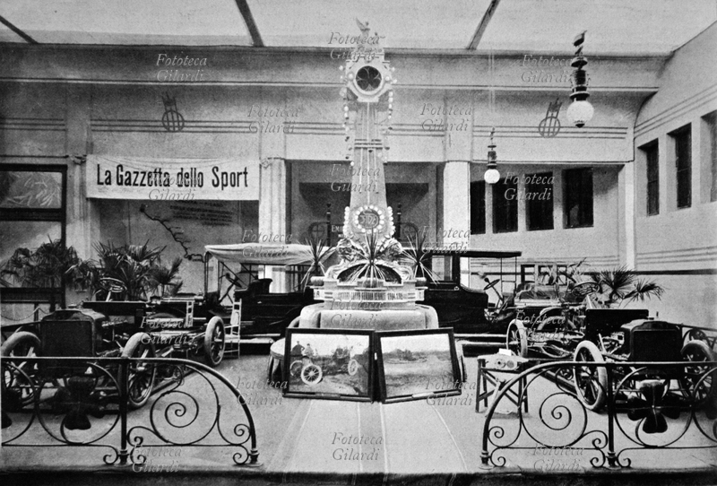 ESPOSIZIONI Esposizione Internazionale di Milano: lo stand della Gazzetta dello Sport. Fotografia, Milano giugno 1906