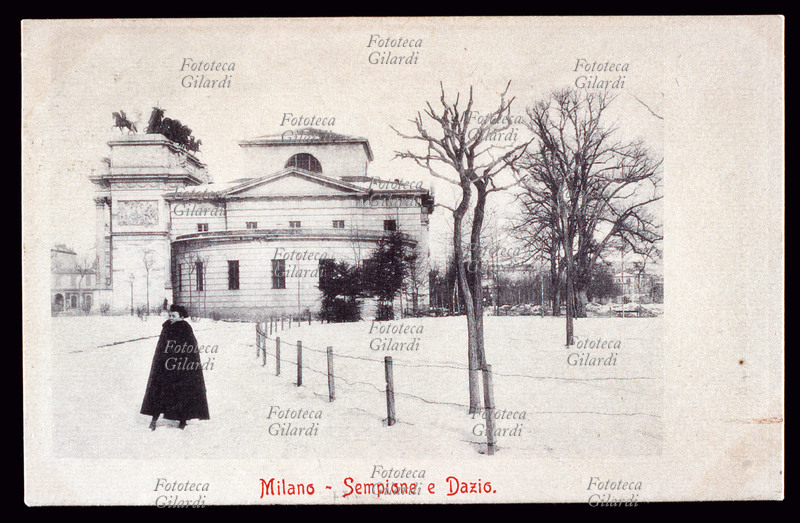 MILAN Sempione and Dazio under the snow. On the background the Arc of the Peace. Fotocollografica postcard, Milan 1901.