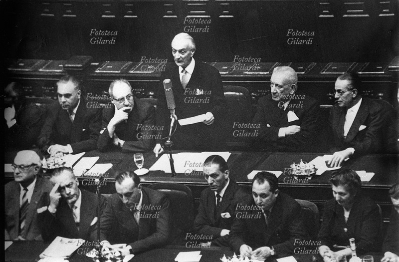 Antonio SEGNI (1891-1972) nominato Presidente del Consiglio (1955-57) pronuncia alla Camera dei Deputati il suo discorso programmatico. Successivamente ebbe l\