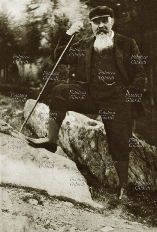 Giuseppe GIACOSA (21 ottobre 1847 – 1º settembre 1906), drammaturgo, scrittore e librettista italiano ritratto durante una vacanza in montagna in Val d\