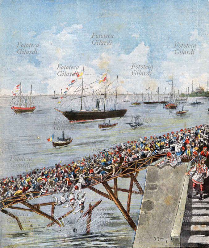 CRONACA La Catastrofe di Braila (Romania): crolla un pontile sul Danubio per un cedimento strutturale sotto il peso della folla. Disegno di Silhouette (Adriano Minardi, 1857 - 1938) per la copertina de "La Tribuna - Supplemento illustrato della Domenica", Italia 13 maggio 1894