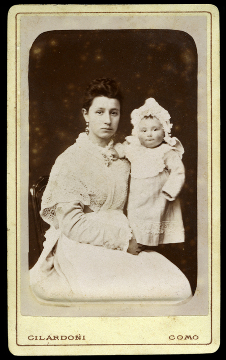 MOTHER OR NURSER WITH CHILD